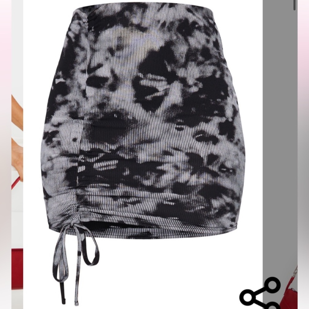 Bodycon mini skirt